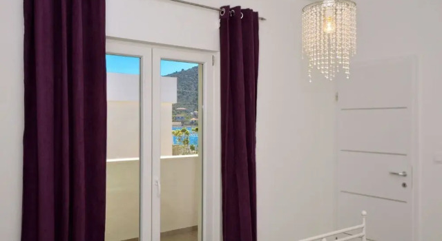 House Pazanin, Забронировать Отель Винишче Trogir Riviera, рядом с Пляж Купиница