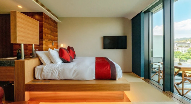 Номер Deluxe с балконом Genji Kyoto, a Member of Design Hotels