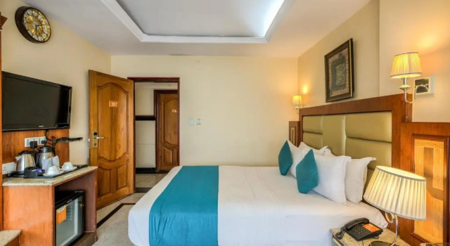 Номер Standard Golden Metro Hotel