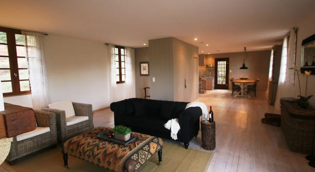 Detached and Tasteful Holiday Home on a Wooded Plot Near the Vineyards, Забронировать Отель Рошегуд Drôme Provençale