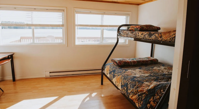 Люкс с 3 комнатами с видом на озеро Lang Lake Resort