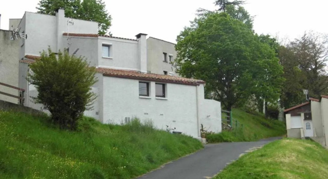Joli petit T2 calme au bord de leau, Prenota Hotel Hotel a Alvernia con parcheggio, Parcheggio