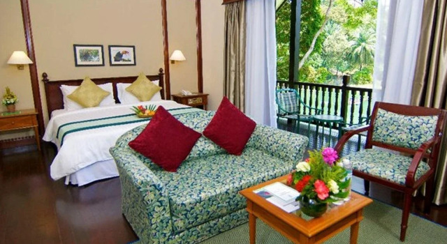 Lake Kenyir Resort, Taman Negara, Rezerwuj Hotel Hotele w Kuala Berang z basenem, Basen