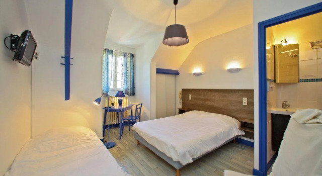 La Bonne Famille, Réserver Hôtel Sarrazac Lot