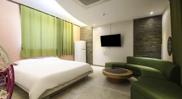 Трёхместный семейный номер Standard SongJeong Olla Hotel