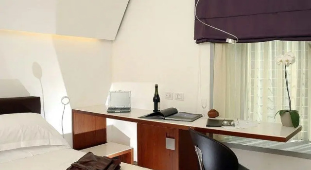 Standard- tredobbelt værelse Black Hotel