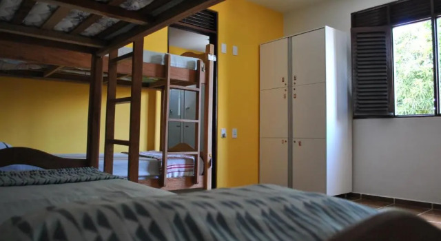 Кровать в общем номере (женский номер) Slow Hostel - Hospedagem Criativa