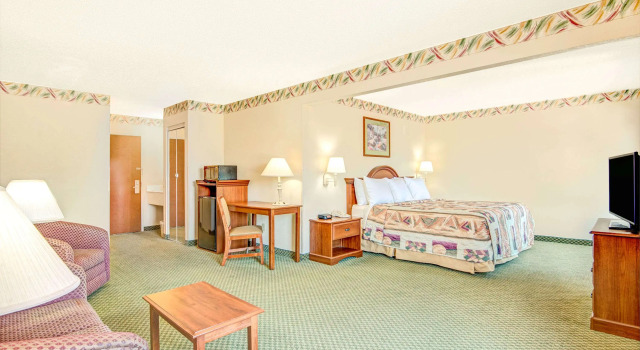 Days Inn Louisburg, Забронировать Отель Отели Луисбург с парковкой, Парковка