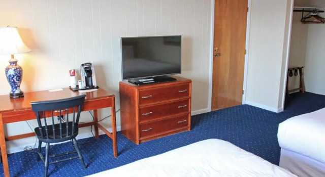 Четырёхместный номер Standard с частичным видом Fishermans Wharf Inn