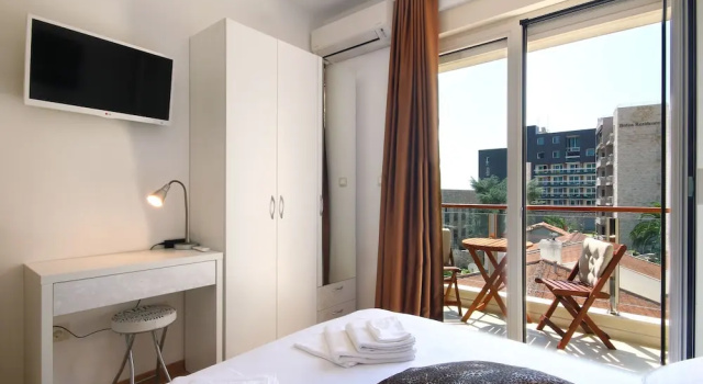 Апартаменты Luxury с 2 комнатами с балконом и с видом на море Villa Lara Budva