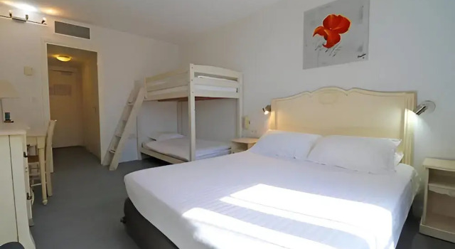 Четырёхместный номер Standard Hôtel Napoléon