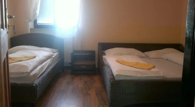 THE Z ACCOMMODATION, Забронировать Отель Зноймо Thayatal, рядом с St. John of Nepomuk House