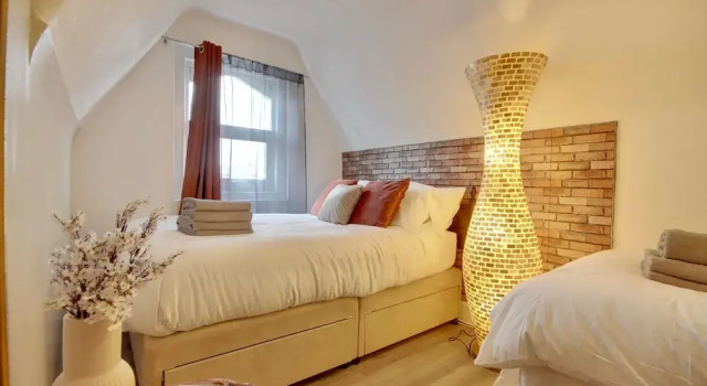Коттедж Loft on the Common- Near Southsea Beach