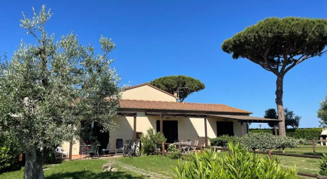 Студия Casa "Ale" con piscina comune e bellissimo giardino a 5 minuti dal mare