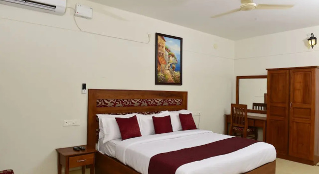 OYO 6777 Star Inn, Забронировать Отель Отели штата Кералы с завтраком, Завтраки