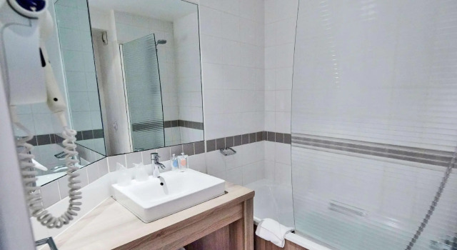 Двухместный номер Standard Radisson Hotel Paris Le Bourget