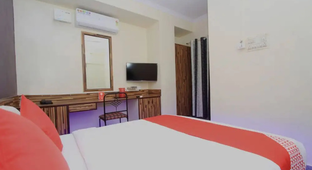 Hotel and Stay in Koramangala, Забронировать Отель Отели Бангалора с завтраком, рядом с Торговый центр The Forum, Завтраки