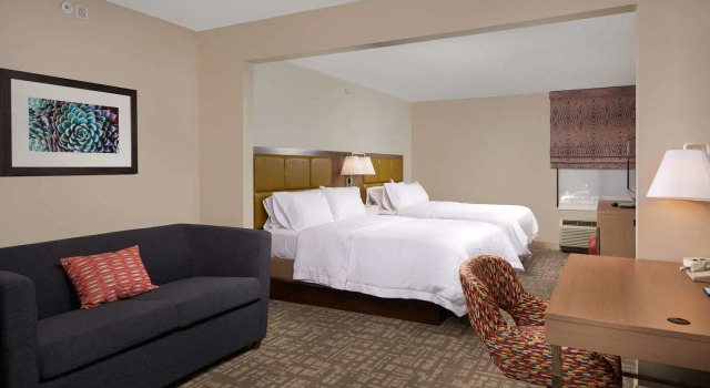 Четырёхместный номер Standard Hampton Inn Phoenix/Anthem