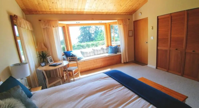 Secret Beach B&B Suites, Book Bed and Breakfast Hoteller i Sunshine Coast med parkering, Parkering