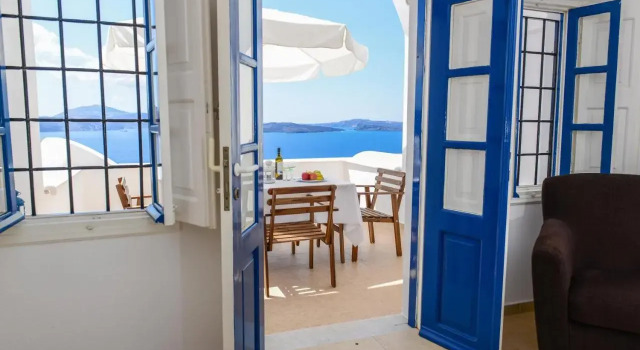 Top Oia