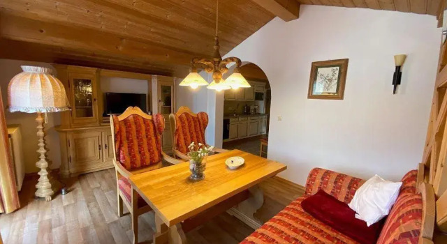 Ferienwohnung Emilia mit Bergblick (Westen), Varaa Hotelli Hotellit Baijeri pysäköinnillä, Pysäköinti