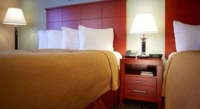 Четырёхместный номер Standard Quality Inn Southampton