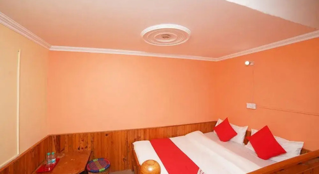 Oyo 37141 Pathik Resort, Rezervovat Lázně / Resort Mukteswar Uttarakhand