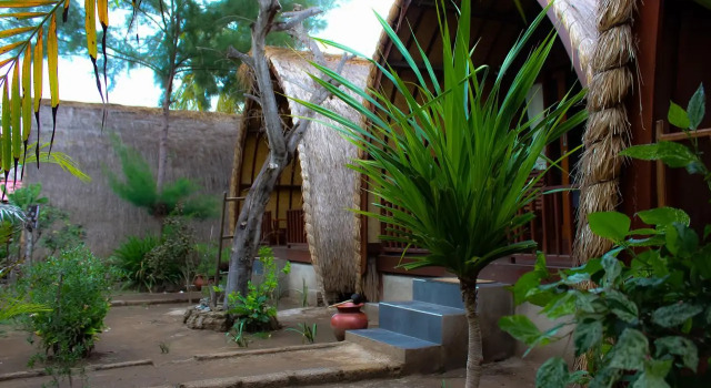 Meno Colanta, Book Hotel Gili Meno 