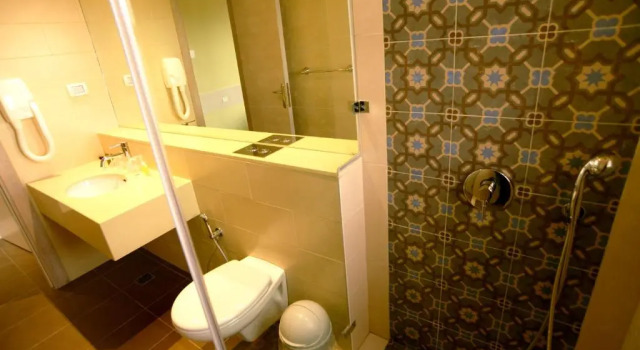 Трёхместный номер Standard Holy Land Hotel