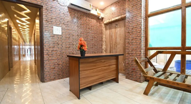 Hotel Plush, Varaa Hotelli Puri Orissa
