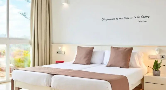 Полулюкс с балконом и с видом на бассейн Zafiro Alzinar Mar Adults Only - Refurbished 2025