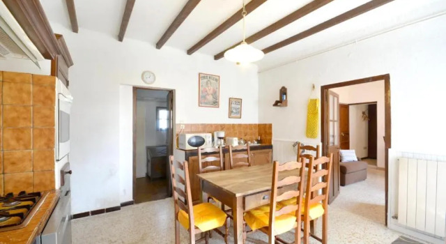 Charmante maison en Camargue avec piscine partagée, Забронировать Дом для отпуска Отели Арля с парковкой, Парковка