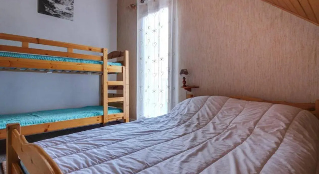 Chalet en duplex à Cauterets, 2 chambres, 7 pers., terrasse, près des remontées, parking inclus - FR-1-401-6, Забронировать Шале Отели Котре с парковкой, Парковка