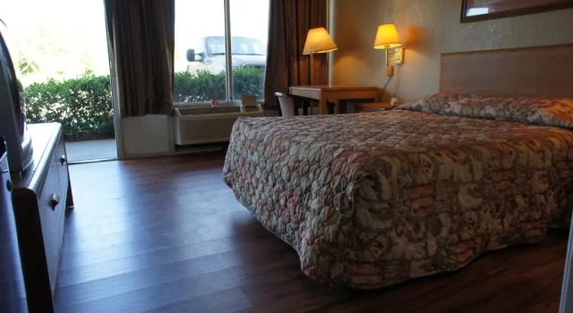 Standard Yhden hengen huone Executive Inn & Suites