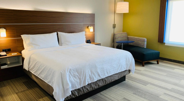 Двухместный номер Standard Holiday Inn Express & Suites Moore by IHG