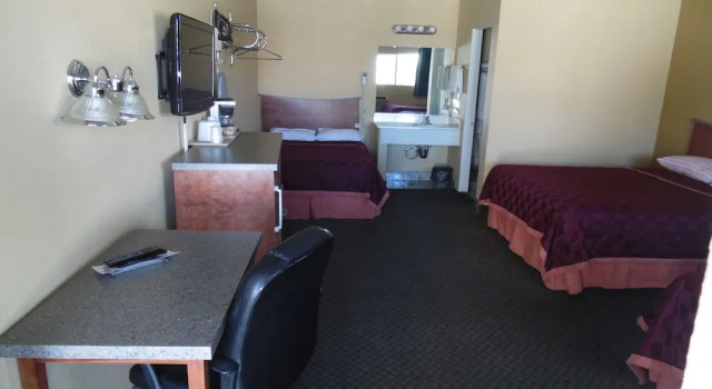 Шестиместный семейный номер Standard Trails Motel