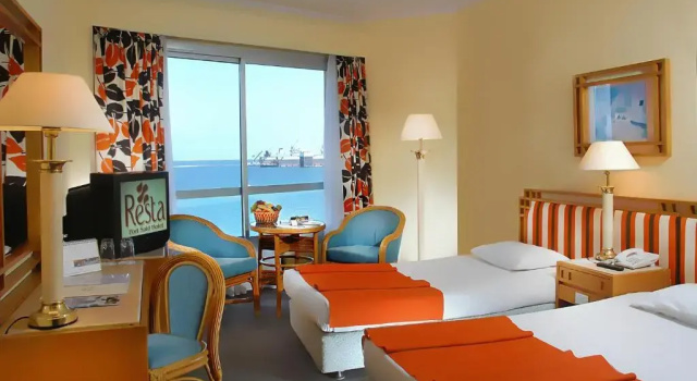 Двухместный номер Standard с видом на канал Resta Port Said Hotel