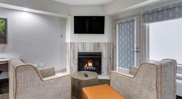 Люкс с балконом Best Western Plus Apple Valley Lodge Pigeon Forge