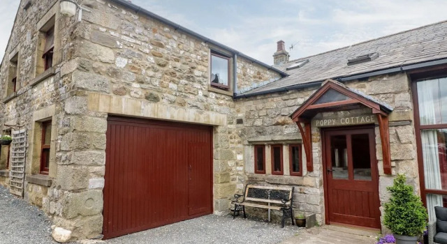 Poppy Cottage, Rezervați Casă de vacanță Hoteluri în Yorkshire Moors cu parcare, Parcare