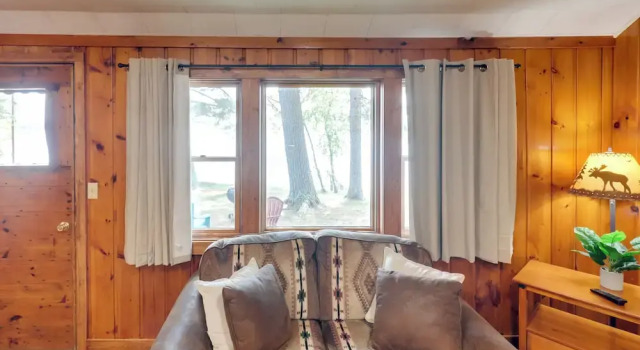 Dock + Views: Wooded Cabin on South Twin Lake, Buchen Sie Ferienhaus Phelps Wisconsin