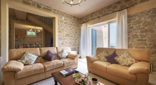 VILLA VITTORIA DANGHIARI 7&3, Emma Villas, Забронировать Вилла Виллы Ангьяри, Вилла