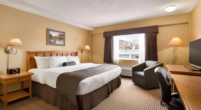 Двухместный номер Standard Days Inn by Wyndham Calgary South