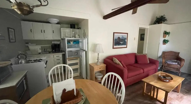 Коттедж c 1 комнатой Midway Motel & Cottages
