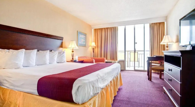 Номер Standard oceanfront Best Western Ocean Sands Beach Resort