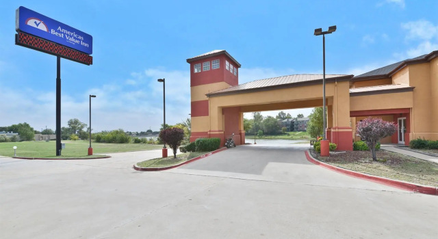 Люкс Americas Best Value Inn & Suites Haltom City Ft. Worth
