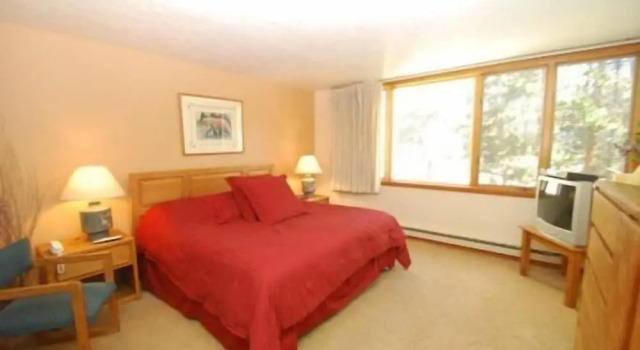 Pines Condominiums 2 Bedroom Apartment by Key to the Rockies