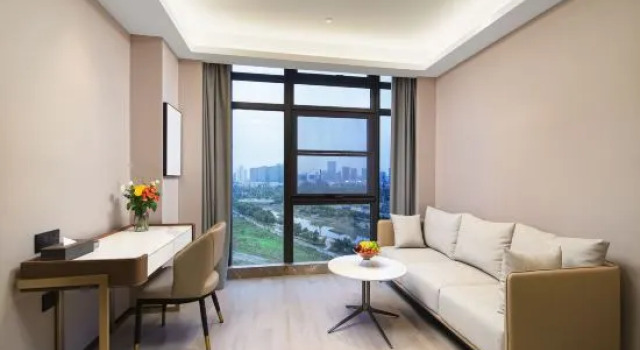 Семейный люкс Standard Taoyuan Ji Hotel (Nanjing Zhushanlu Subway Station Longwan Tianjie Branch)