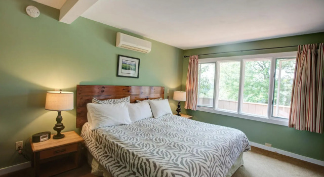 Hob Knob Inn, Bar & Lounge, Varaa Hotelli Hotellit New England uima-altaalla, Uima-allas