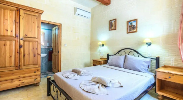 Вилла с балконом Ta Guljetta 4 Bedroom Villa With Private Pool
