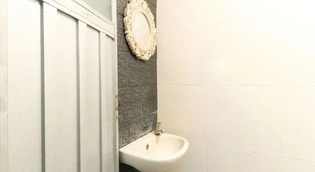 Кровать в общем номере (женский номер) с красивым видом из окна Halaman Depan Hostel